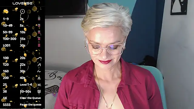 Snapshot of scarlett_paris22 chatting on 03.23.25 scarlett paris22 online show from 03.23.25