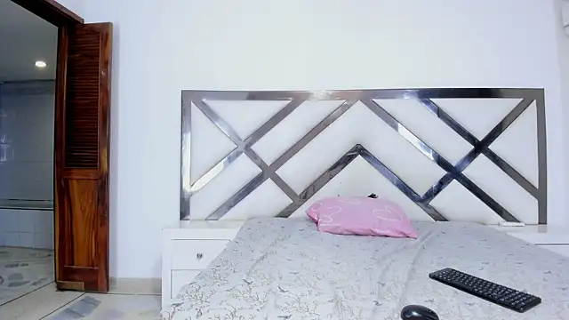 Shanelle   online show from 11.18.25