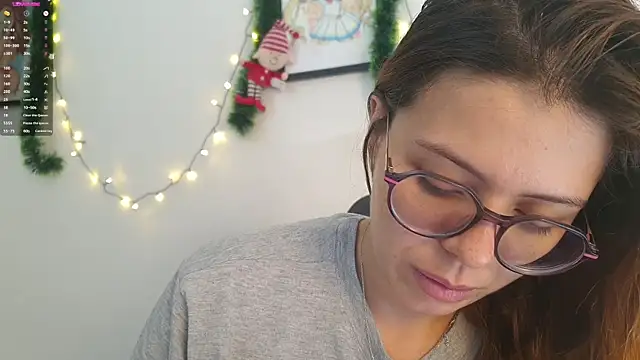 Snapshot of irinasweet27 chatting on 12.13.24 irinasweet27 online show from 12.13.24