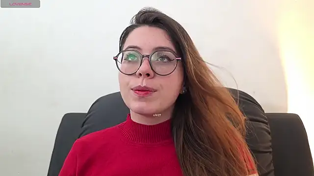 Snapshot of irinasweet27 chatting on 09.28.25 irinasweet27 online show from 09.28.25