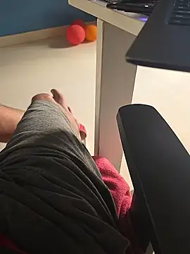 Snapshot of surfer_fun29 chatting on 03.18.25 surfer fun29 online show from 03.18.25