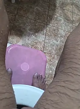 Snapshot of surfer_fun29 chatting on 10.20.25 surfer fun29 online show from 10.20.25