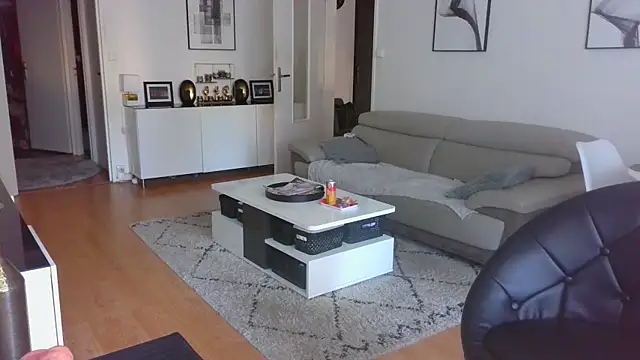 Snapshot of sarametisse26 chatting on 10.10.25 sarametisse26 online show from 10.10.25