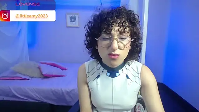 Snapshot of little__amy_ chatting on 12.29.24 little amy online show from 12.29.24