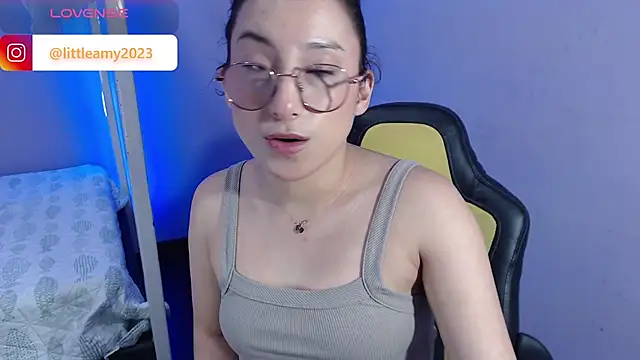 Snapshot of little__amy_ chatting on 02.09.25 little amy online show from 02.09.25