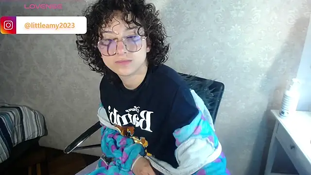 Snapshot of little__amy_ chatting on 03.10.25 little amy online show from 03.10.25