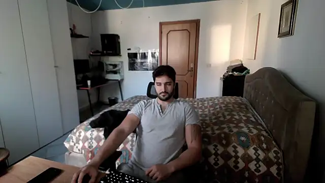 Snapshot of Alexox02 chatting on 12.21.24 Alexox02 online show from 12.21.24
