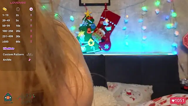 Snapshot of Vikki_White chatting on 12.26.24 Vikki White online show from 12.26.24