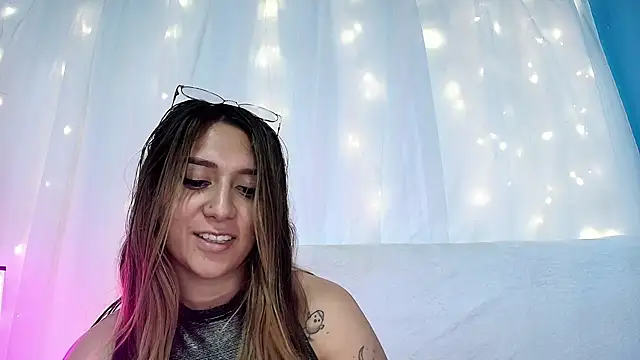 Snapshot of Natasha_Wilde_ chatting on 12.13.24 Natasha Wilde online show from 12.13.24