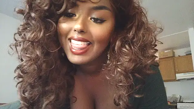 Snapshot of SiminFox chatting on 10.14.25 SiminFox online show from 10.14.25