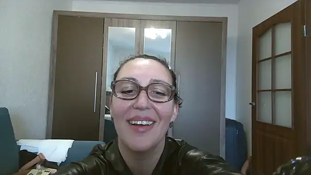 Snapshot of Ulyana72882 chatting on 02.05.25 Ulyana72882 online show from 02.05.25