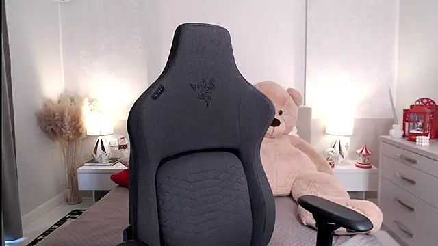 Smileyouarehere online show from 01.28.25