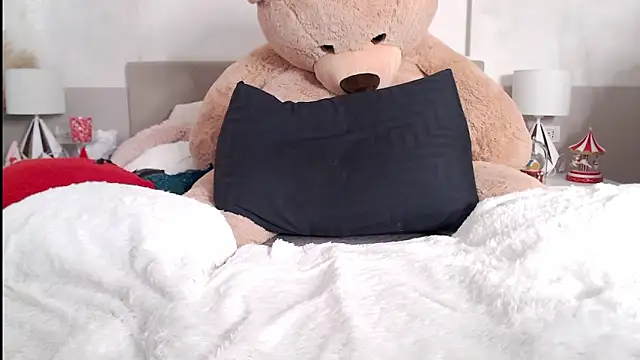 Smileyouarehere online show from 02.20.25