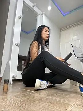 Snapshot of Lexa_queen chatting on 10.22.25 Lexa queen online show from 10.22.25