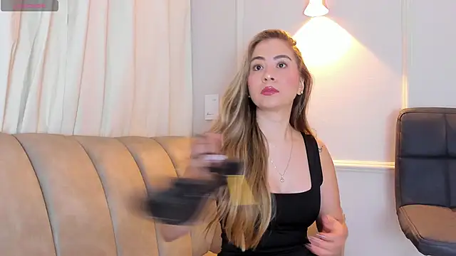 Snapshot of Lia_walton chatting on 12.02.25 Lia walton online show from 12.02.25