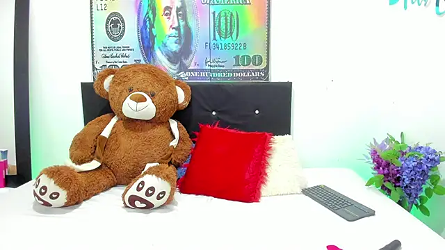 Snapshot of ZahiraEvans_ chatting on 10.03.25 ZahiraEvans online show from 10.03.25