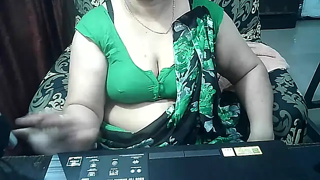 Snapshot of Punambhabisexy chatting on 09.29.25 Punambhabisexy online show from 09.29.25