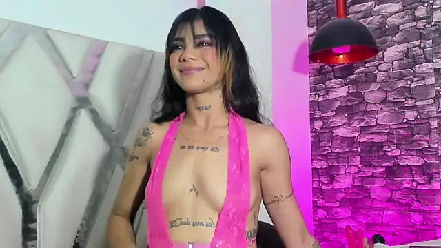 Snapshot of Trinna_harperr chatting on 12.31.24 Trinna harperr online show from 12.31.24