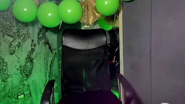 Snapshot of Trinna_harperr chatting on 03.18.25 Trinna harperr online show from 03.18.25
