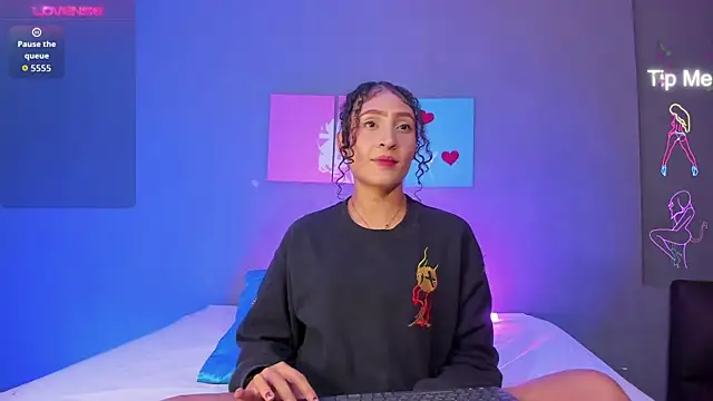 IsabellaSpencer online show from 11.20.25