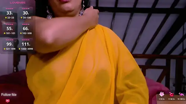 Snapshot of Ruvi_Queen chatting on 10.15.25 Ruvi Queen online show from 10.15.25