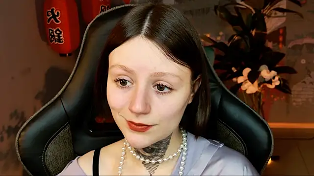 Snapshot of VeliraBraitberg chatting on 03.19.25 VeliraBraitberg online show from 03.19.25