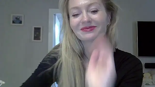ZarinaSwift online show from 10.18.25