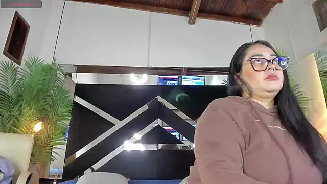 Snapshot of emily-fox chatting on 02.22.25 emily-fox online show from 02.22.25