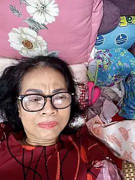 Snapshot of Hotestlove chatting on 03.16.25 Hotestlove online show from 03.16.25