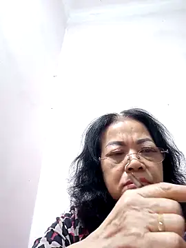 Snapshot of Hotestlove chatting on 03.18.25 Hotestlove online show from 03.18.25