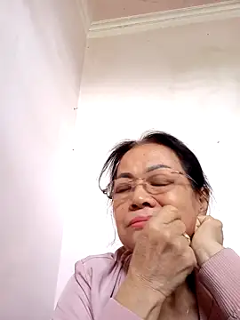 Snapshot of Hotestlove chatting on 03.19.25 Hotestlove online show from 03.19.25