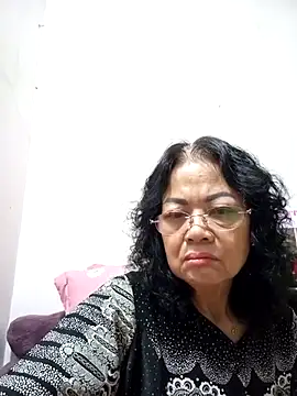 Snapshot of Hotestlove chatting on 03.21.25 Hotestlove online show from 03.21.25