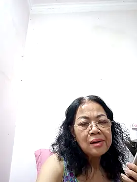 Snapshot of Hotestlove chatting on 03.22.25 Hotestlove online show from 03.22.25