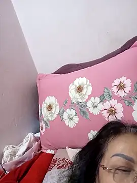 Snapshot of Hotestlove chatting on 03.22.25 Hotestlove online show from 03.22.25