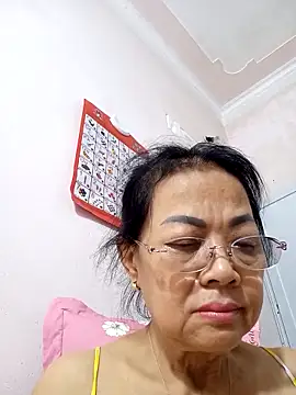 Snapshot of Hotestlove chatting on 09.11.25 Hotestlove online show from 09.11.25