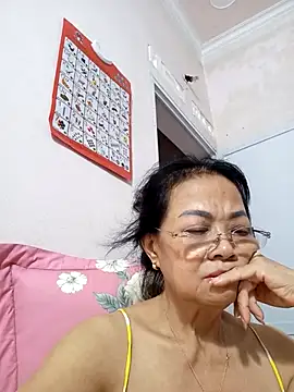 Snapshot of Hotestlove chatting on 09.12.25 Hotestlove online show from 09.12.25