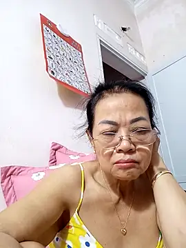 Snapshot of Hotestlove chatting on 09.13.25 Hotestlove online show from 09.13.25