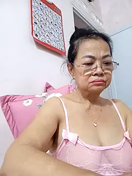 Snapshot of Hotestlove chatting on 09.17.25 Hotestlove online show from 09.17.25