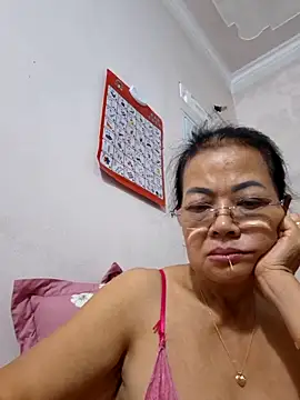 Snapshot of Hotestlove chatting on 09.20.25 Hotestlove online show from 09.20.25