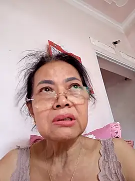 Snapshot of Hotestlove chatting on 09.29.25 Hotestlove online show from 09.29.25