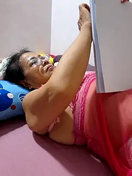 Snapshot of Hotestlove chatting on 09.29.25 Hotestlove online show from 09.29.25