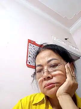 Snapshot of Hotestlove chatting on 09.30.25 Hotestlove online show from 09.30.25