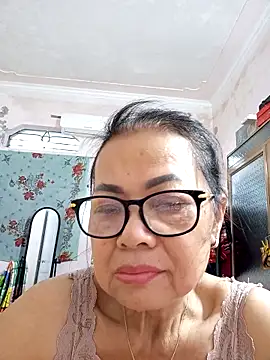 Snapshot of Hotestlove chatting on 10.02.25 Hotestlove online show from 10.02.25