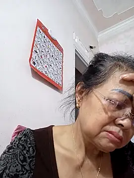 Snapshot of Hotestlove chatting on 10.10.25 Hotestlove online show from 10.10.25