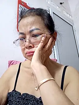 Snapshot of Hotestlove chatting on 10.15.25 Hotestlove online show from 10.15.25