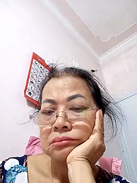 Snapshot of Hotestlove chatting on 10.16.25 Hotestlove online show from 10.16.25