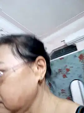 Snapshot of Hotestlove chatting on 10.17.25 Hotestlove online show from 10.17.25