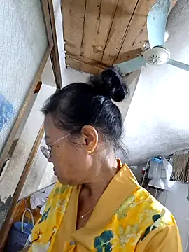 Snapshot of Hotestlove chatting on 10.24.25 Hotestlove online show from 10.24.25