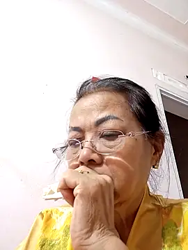 Snapshot of Hotestlove chatting on 10.24.25 Hotestlove online show from 10.24.25