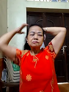 Snapshot of Hotestlove chatting on 10.27.25 Hotestlove online show from 10.27.25